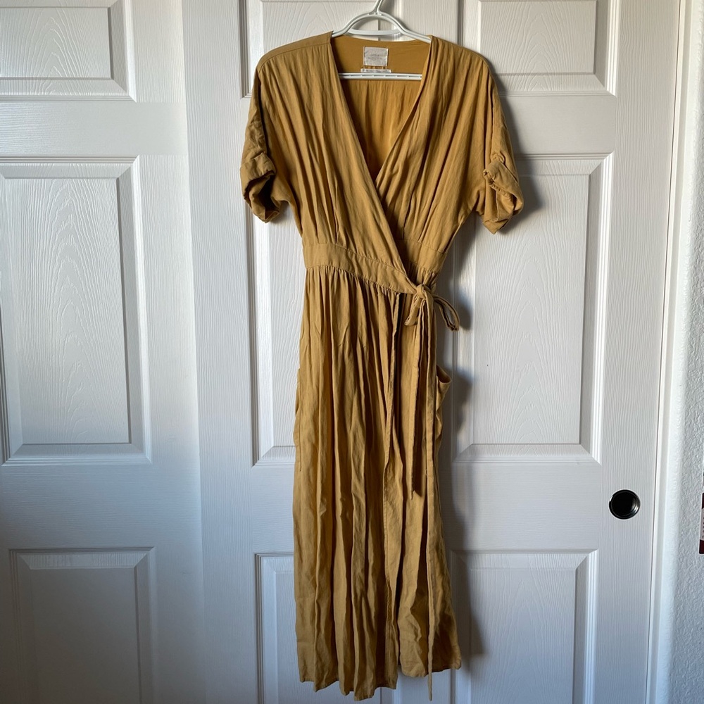 Urban outfitters Gabrielle linen midi wrap dress